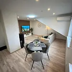 Apartmán Cosy Flat In Near & Center *
