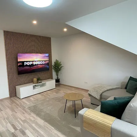 Cosy Flat In Near & Center *