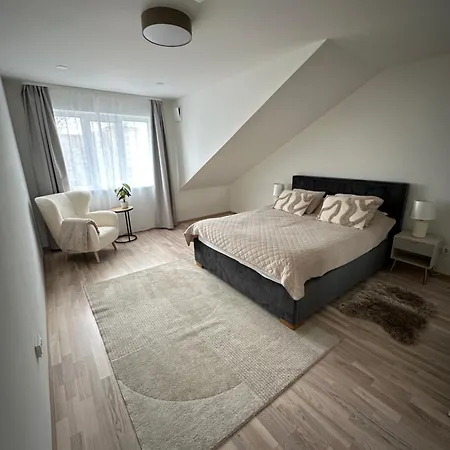 Cosy Flat In Near & Center Apartment *