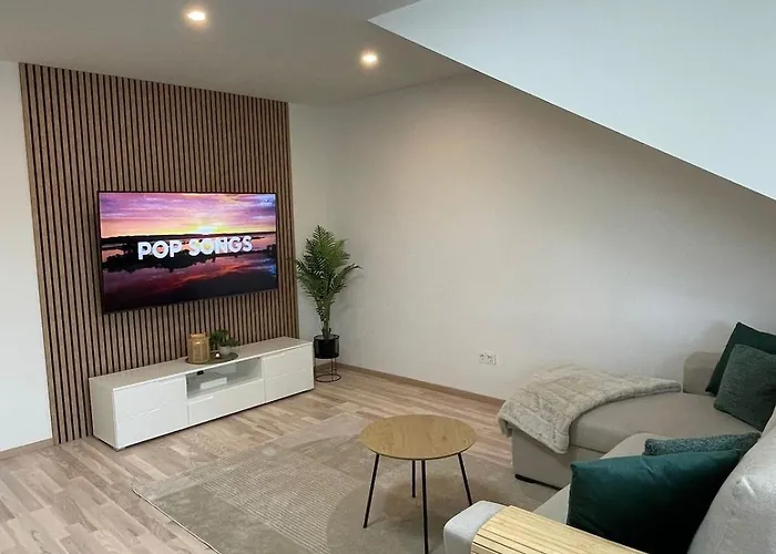 Cosy Flat In Near & Center *